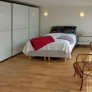 https://modernes-sonniges-appartement-im-herzen-von-dusseldorf.topcolognehotels.com